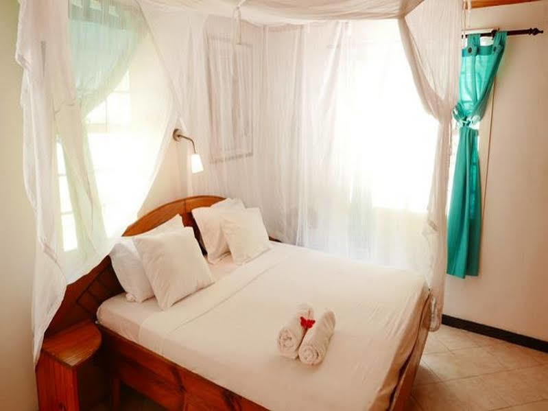 Kokogrove Chalets Hotel Anse Royale Ngoại thất bức ảnh